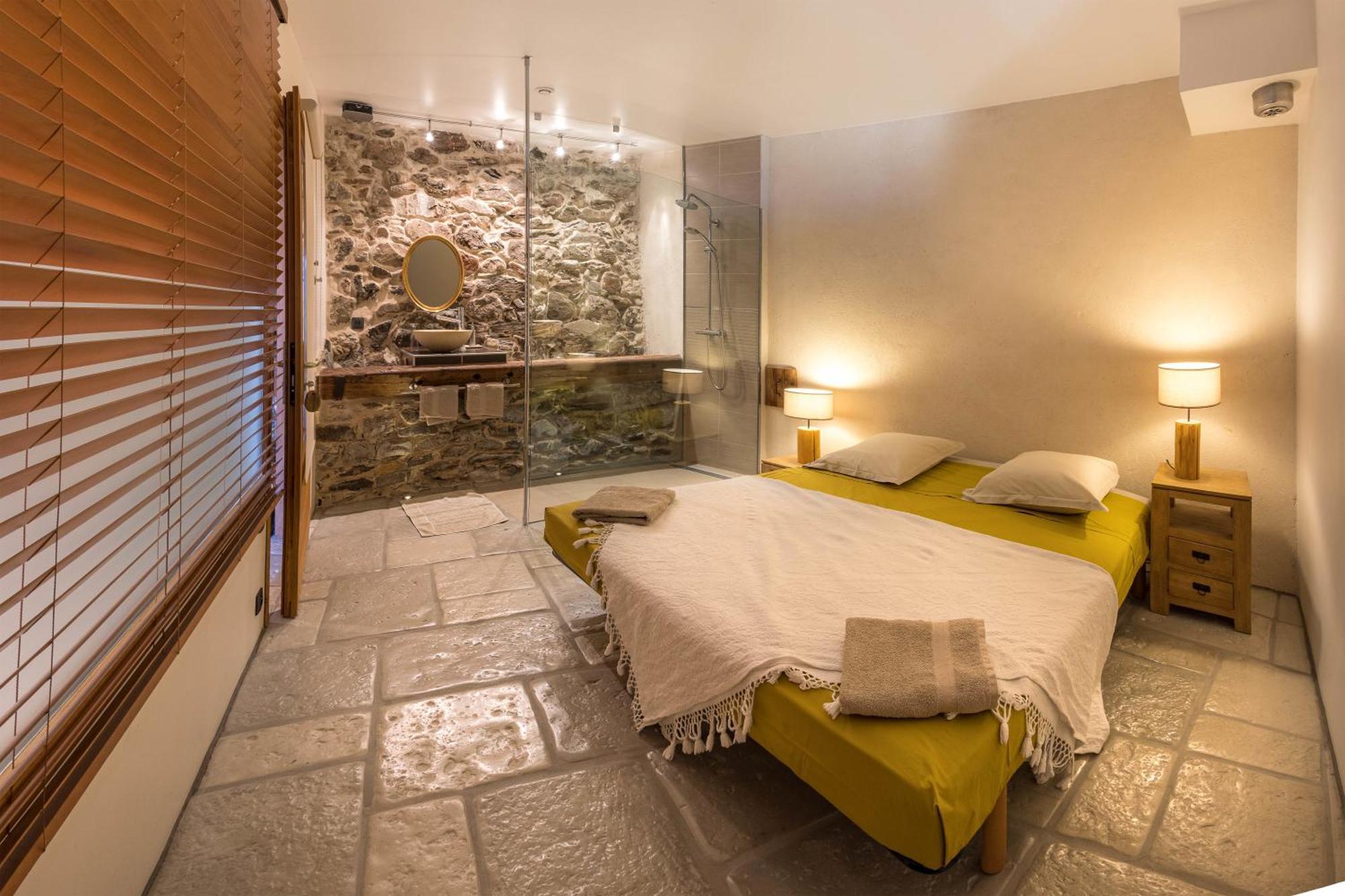 Bed and Breakfast La Ferme De Beaute Chateauroux-les-Alpes Exterior foto