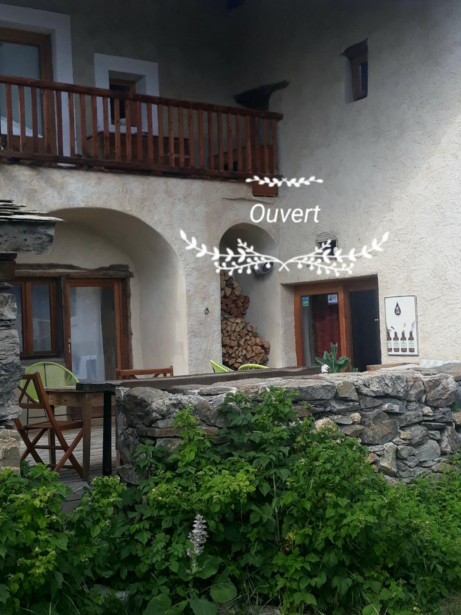 Bed and Breakfast La Ferme De Beaute Chateauroux-les-Alpes Exterior foto