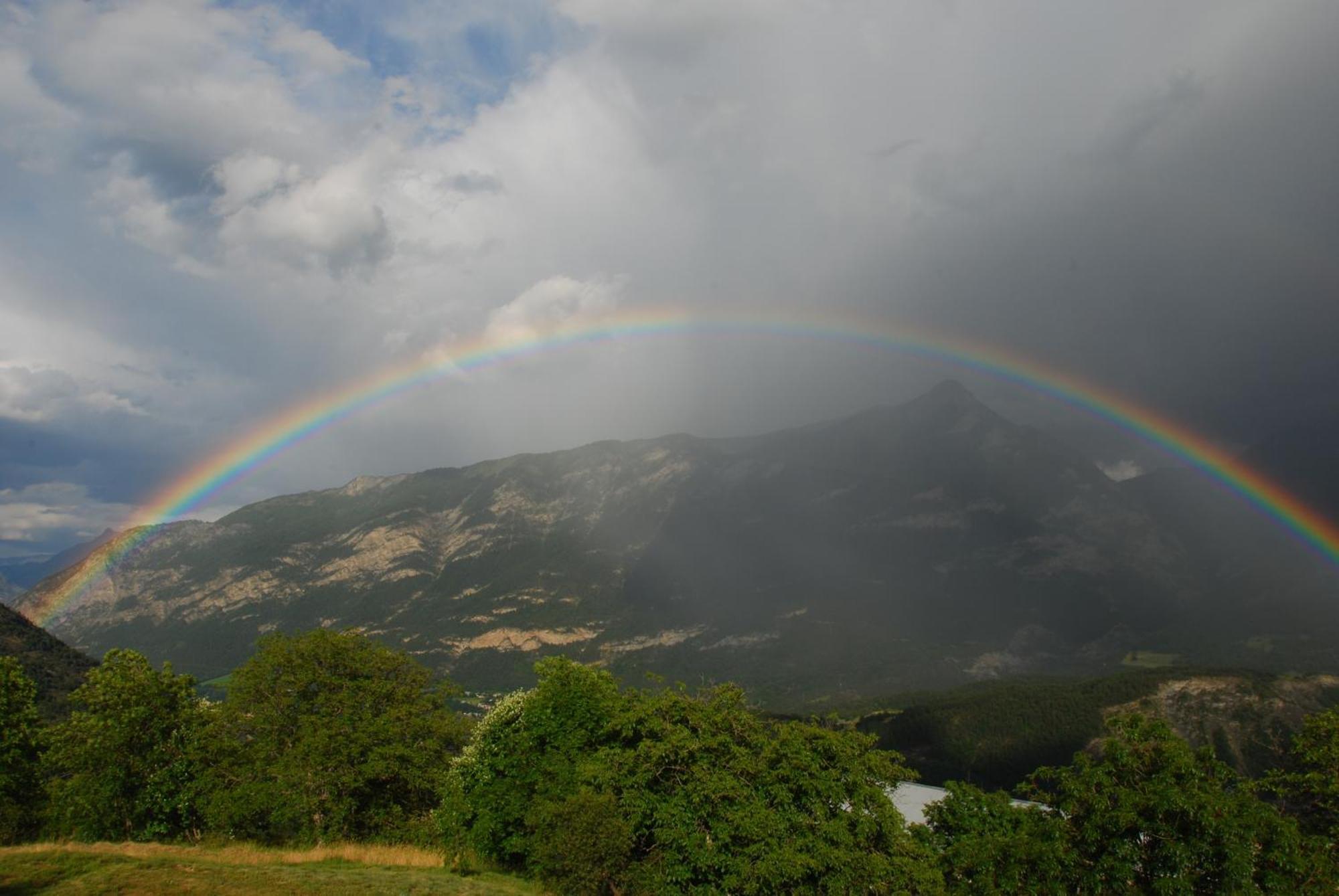 Bed and Breakfast La Ferme De Beaute Chateauroux-les-Alpes Exterior foto